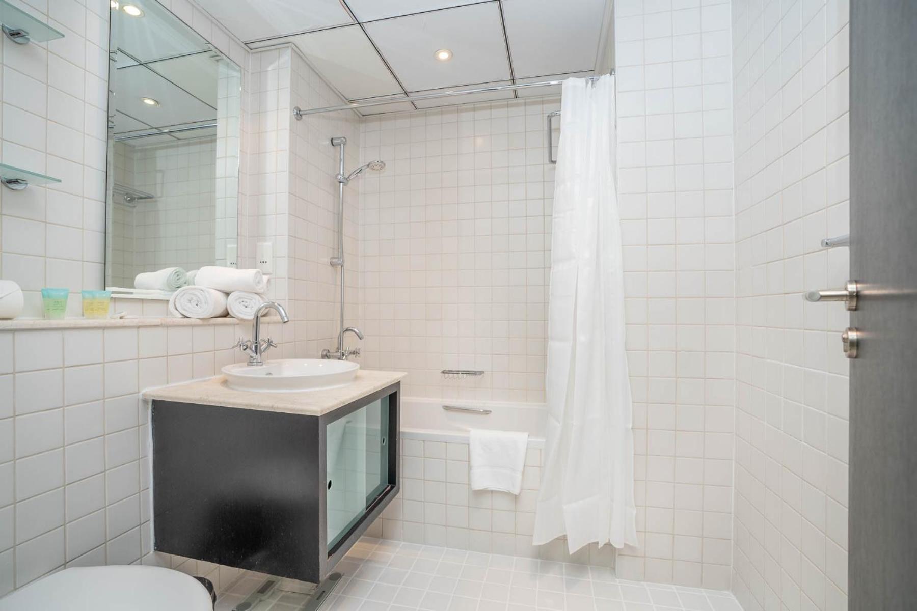 Spacious Living 1 Bedroom Marina Dubai
