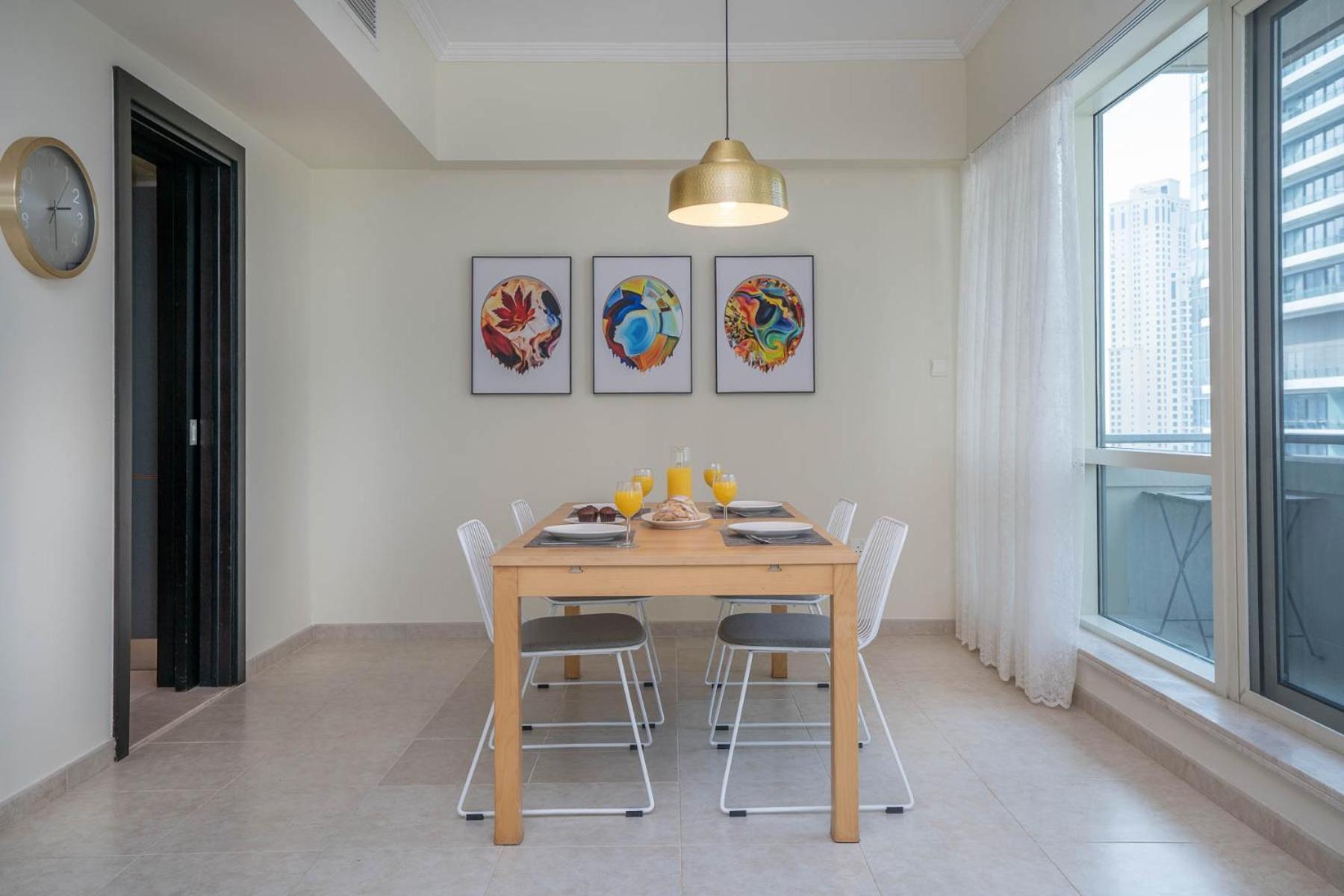 Spacious Living 1 Bedroom Marina Apartment *