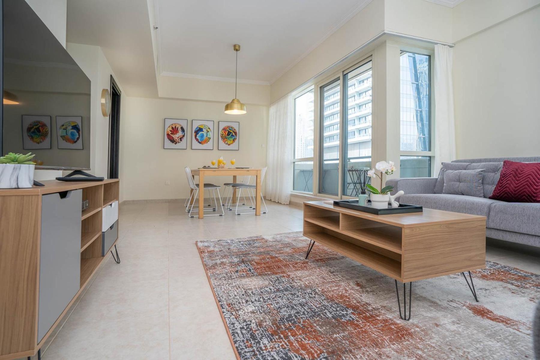 Spacious Living 1 Bedroom Marina Apartment Dubai